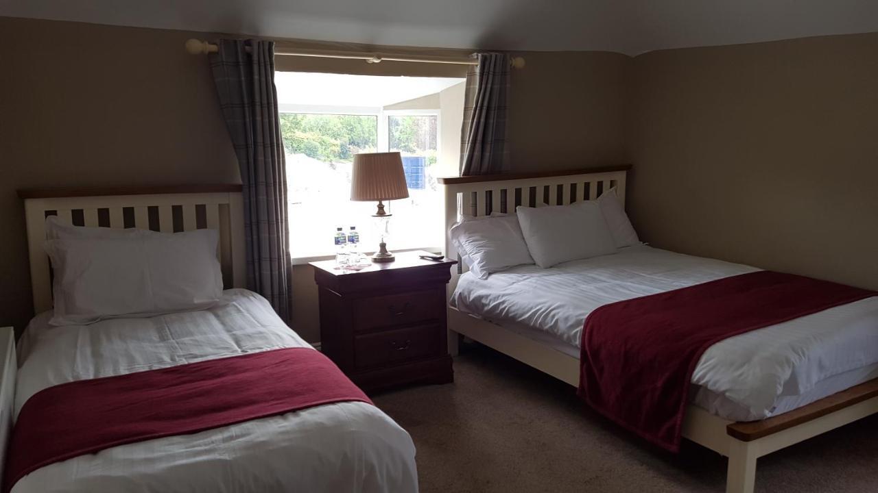 The Bounty Bar Guesthouse Трим Экстерьер фото